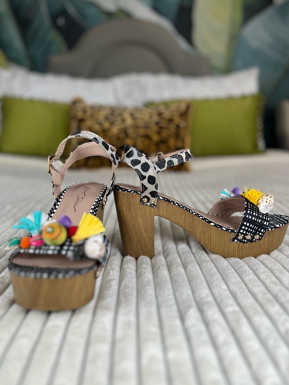 Betsey Johnson Jillie Block Heel Platform Sandals with Multicolor Tassels Size 9 - Picture 7 of 12